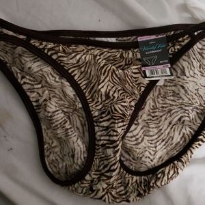 Vanity Fair panty size 6/M